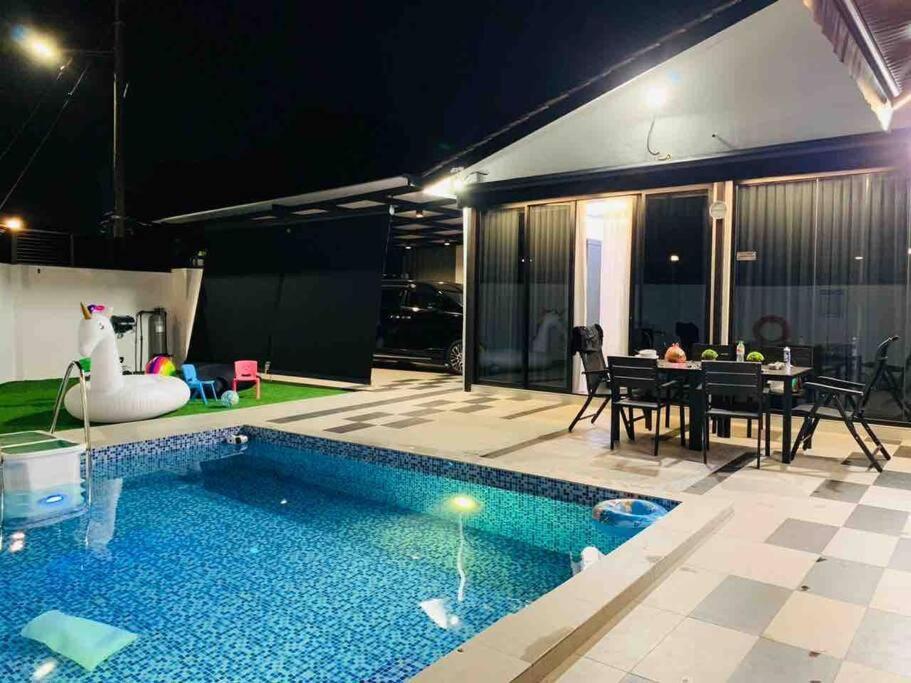 Abbie'S Private Pool Villa Bukit Mertajam Penang Exterior foto