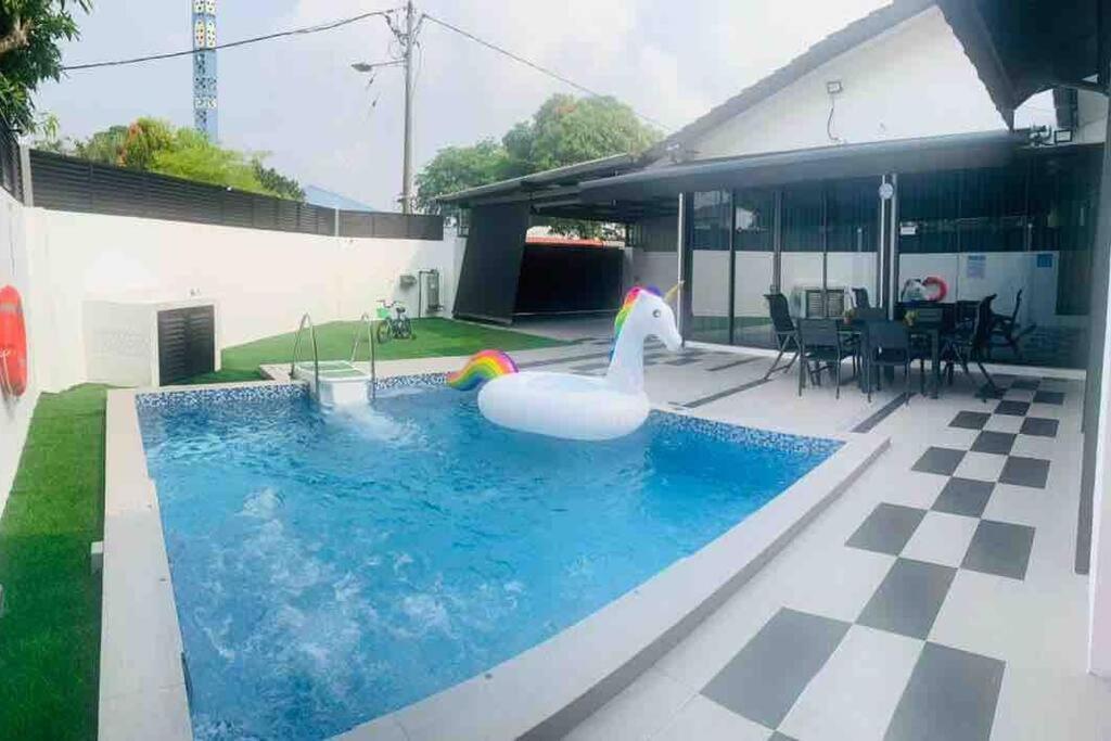 Abbie'S Private Pool Villa Bukit Mertajam Penang Exterior foto